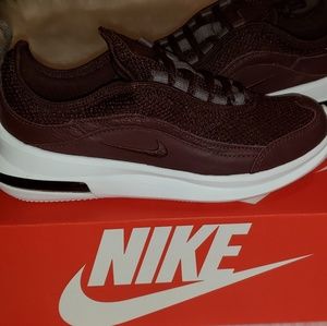 womens nike air max estrea